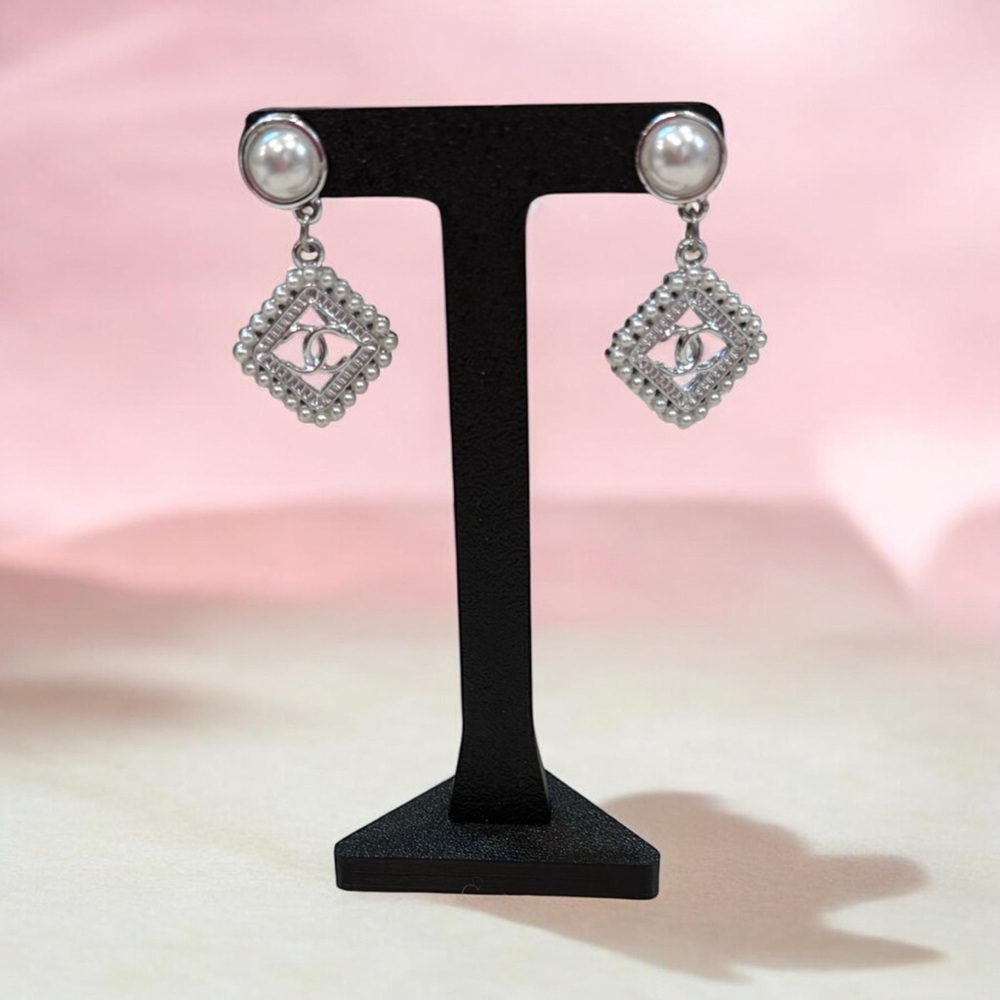 Source Unknown Silver Geometric Pearl Earrings - image 1
